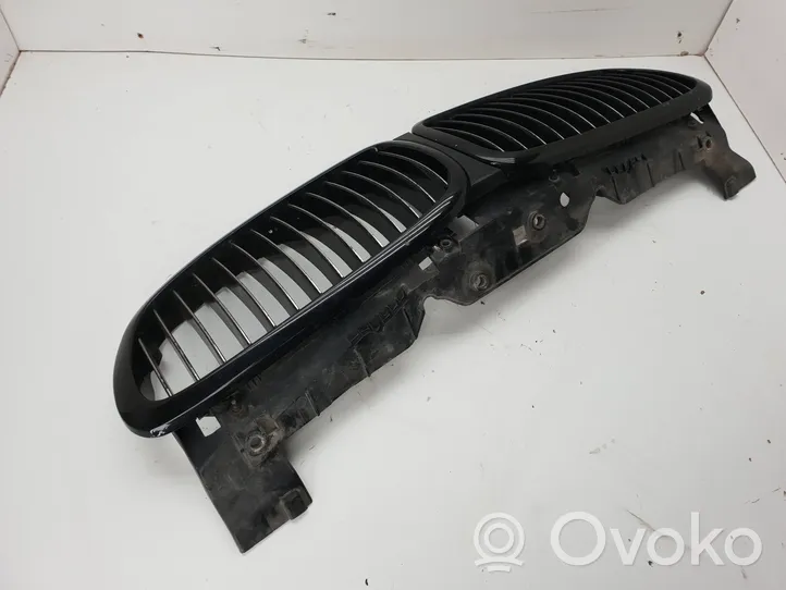 BMW 7 E65 E66 Grille de calandre avant 10627110