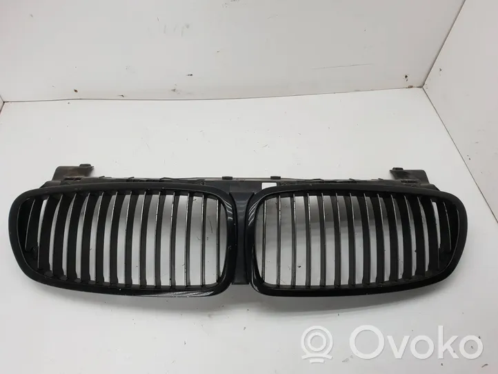 BMW 7 E65 E66 Grille de calandre avant 10627110