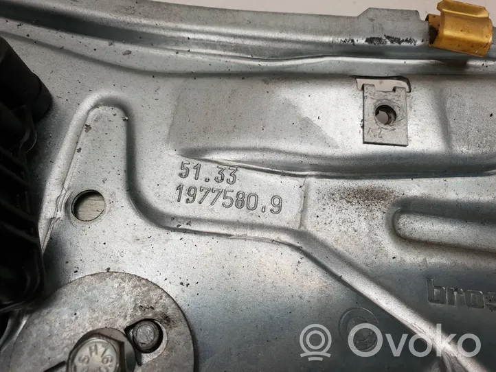 BMW 3 E36 Moteur de lève-vitre de porte avant 1977580