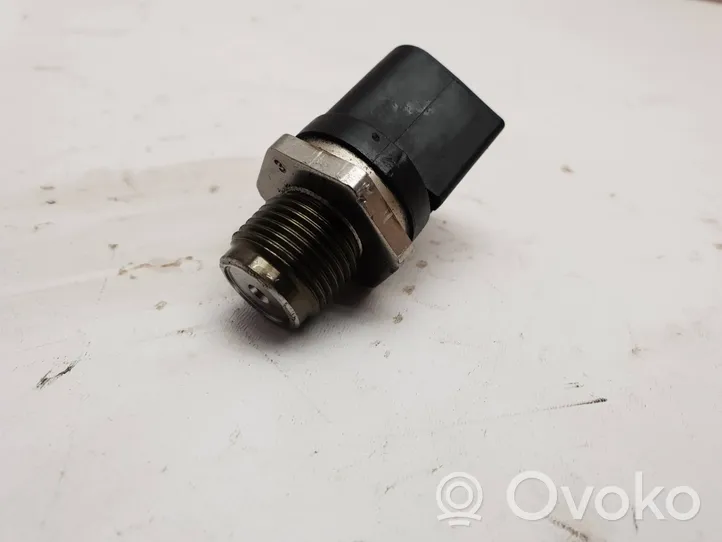 BMW 1 E82 E88 Fuel pressure sensor 0281002988