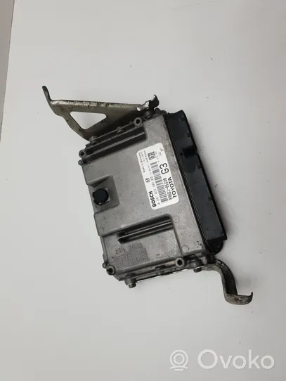 Toyota Avensis T270 Dzinēja vadības bloks 8966105G30