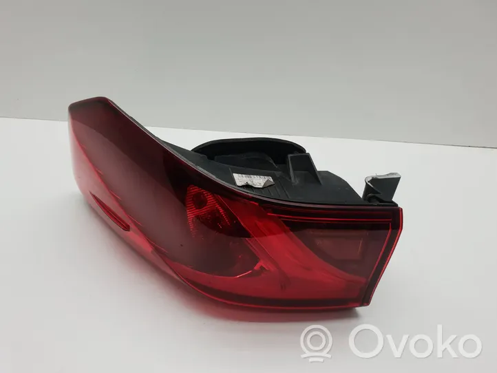 Toyota Avensis T270 Rear/tail lights 