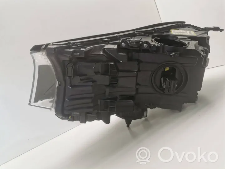 BMW 7 G11 G12 Lampa przednia 7349106