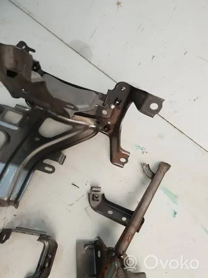 Lexus RX 450H Bracket in trunk/boot 