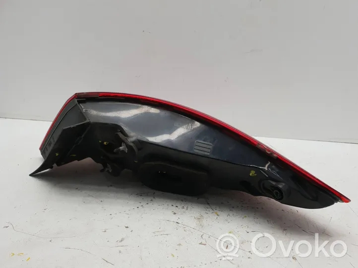 Mercedes-Benz E C207 W207 Luci posteriori del portellone del bagagliaio A2079063300