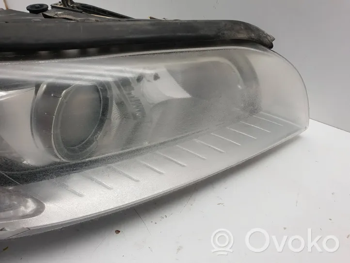 Volvo XC70 Lampa przednia 31214169