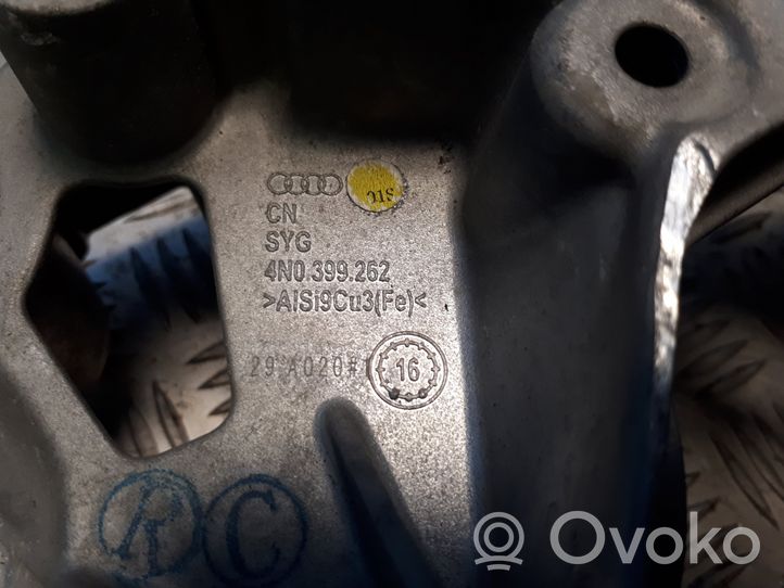 Audi A8 S8 D5 Supporto di montaggio scatola del cambio 4N0399262