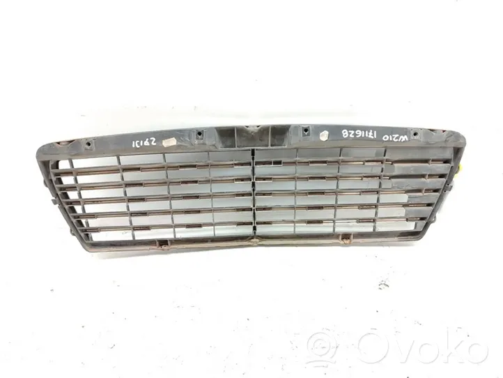 Mercedes-Benz E W210 Grille de calandre avant 2108880123