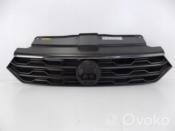 Volkswagen T-Roc Maskownica / Grill / Atrapa górna chłodnicy 