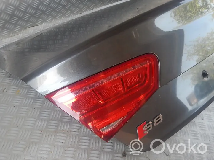 Audi A8 S8 D4 4H Takaluukun/tavaratilan kansi 4H0827753B1