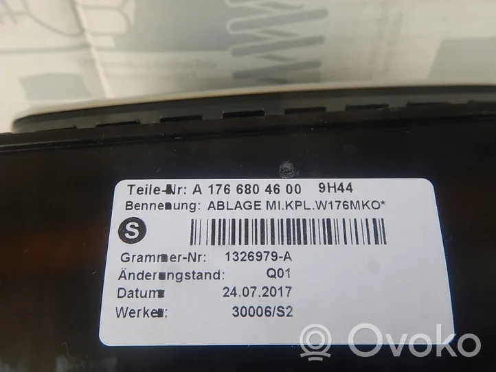 Mercedes-Benz A W176 Popielniczka deski rozdzielczej a1766804600