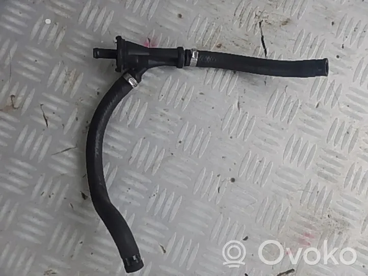 Volvo XC90 Engine coolant pipe/hose 19811981