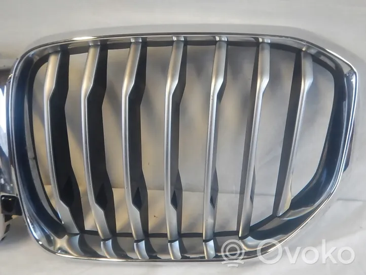 BMW X5 G05 Maskownica / Grill / Atrapa górna chłodnicy 7454887