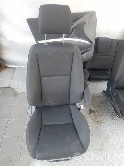 Toyota Corolla Verso E121 Kit intérieur 