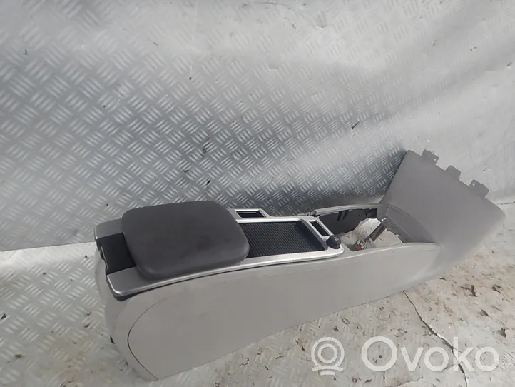 Volvo V50 Center console 