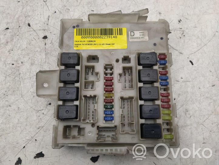 Nissan Pathfinder R51 Módulo de fusible 284B6EB30C