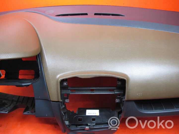 Renault Clio IV Zestaw poduszek powietrznych z panelem 985250096R