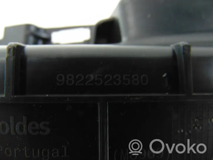Peugeot Rifter Support de fixation de coffre/hayon 9822523580