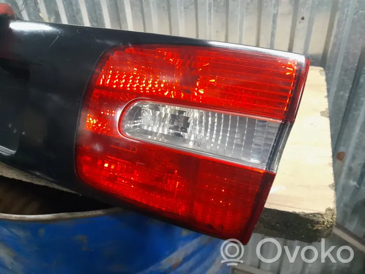 Volvo S40, V40 Galinis žibintas dangtyje 30632612