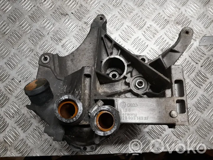 Audi A4 S4 B5 8D Support de générateur / alternateur 028903143AF