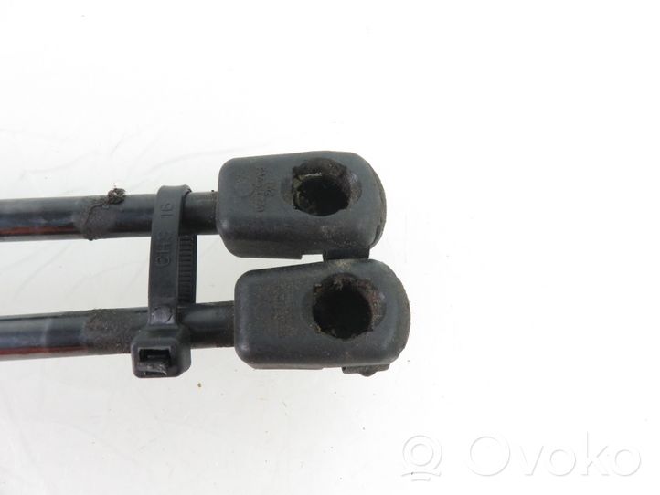 BMW 2 F45 Shock absorber/damper mounting bracket 