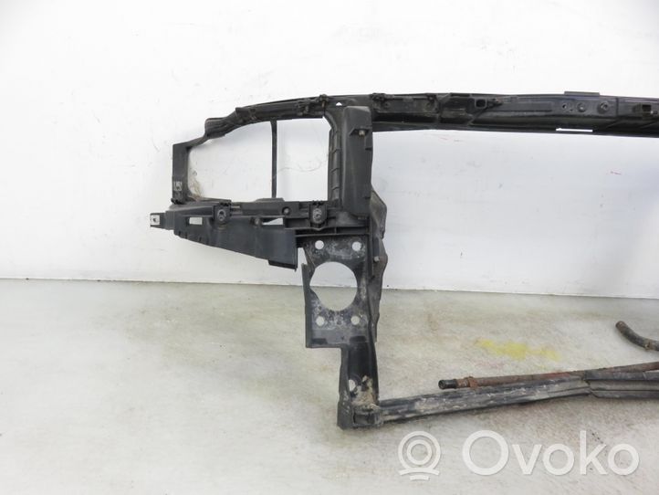 Audi A8 S8 D3 4E Staffa del pannello di supporto del radiatore 