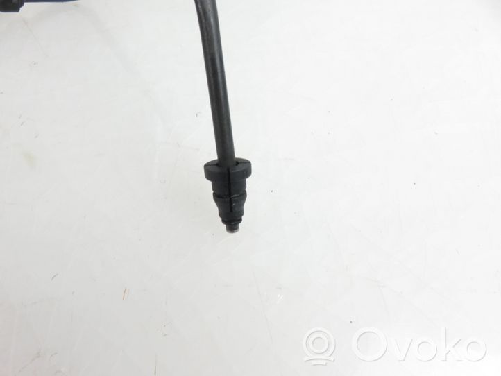 Volkswagen PASSAT B7 Clutch pipe/line 