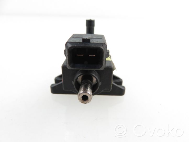 Opel Astra H Valve vacuum 