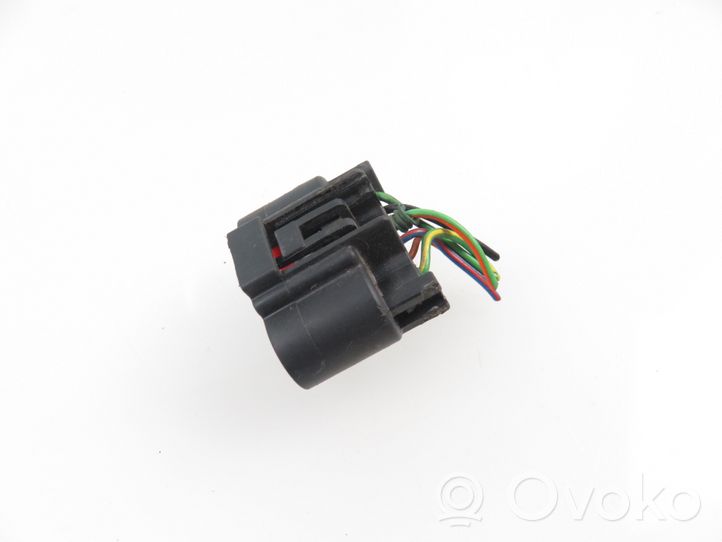 Ford Connect Takavalon polttimon suojan pidike 2T1413404AF