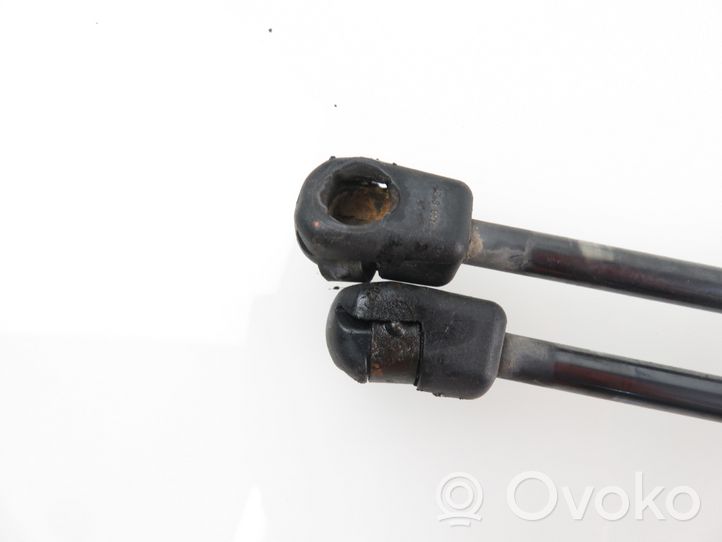 Renault Clio III Support de levage de hayon 