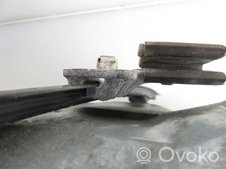 Volkswagen Golf IV Alzacristalli della portiera anteriore con motorino 1J1959801C