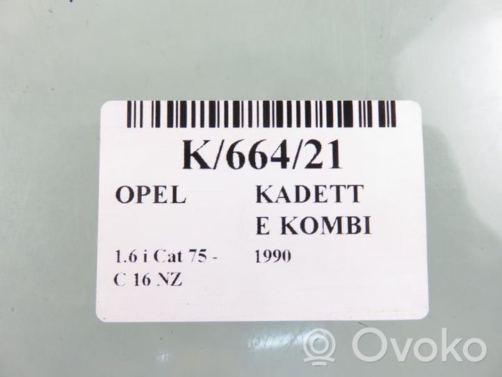 Opel Kadett E Finestrino/vetro retro 
