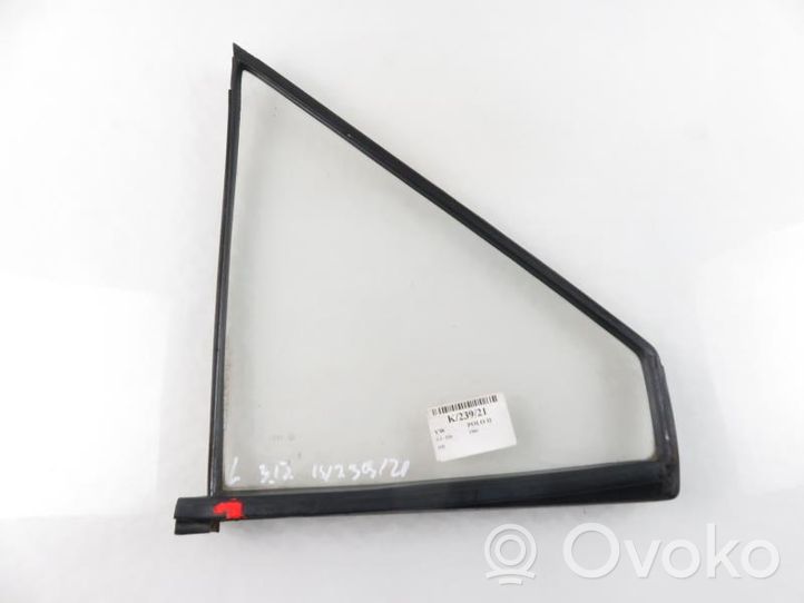 Volkswagen Polo II 86C 2F Front triangle window/glass 