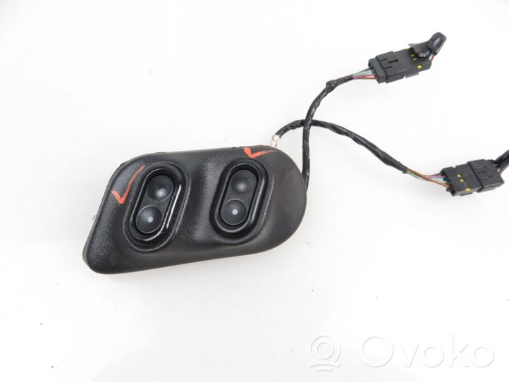 Opel Tigra A Interruttore di controllo dell’alzacristalli elettrico 90431869