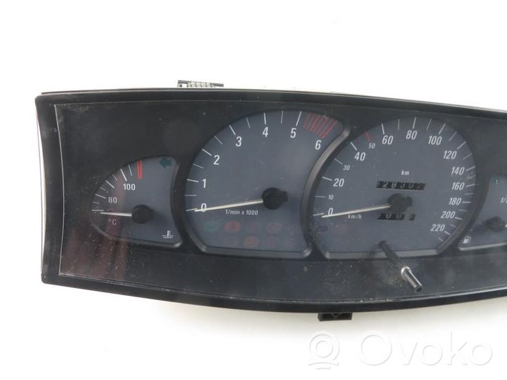 Opel Omega B2 Compteur de vitesse tableau de bord 110080007