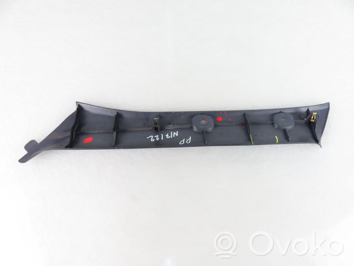 Toyota Land Cruiser (HDJ90) Rivestimento montante (A) 