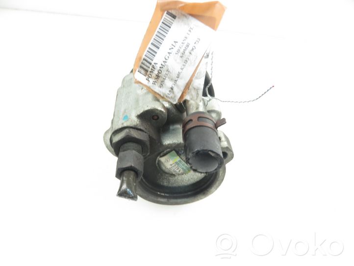 Renault Megane I Pompe de direction assistée 7700415198