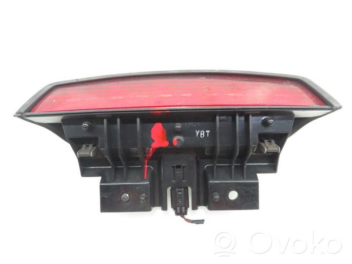 KIA Rio Third/center stoplight 