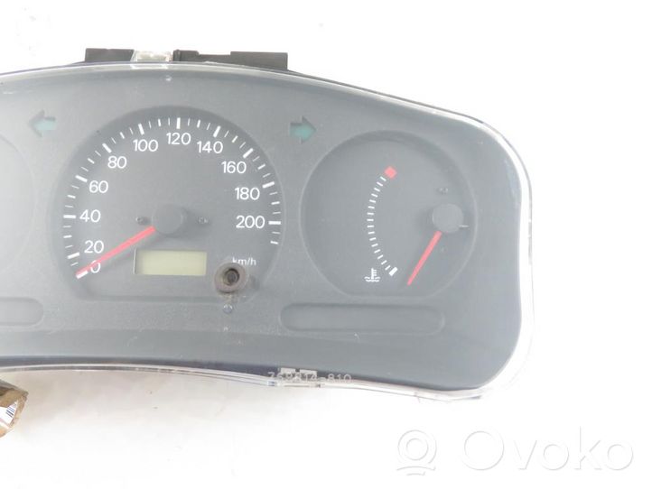 Mitsubishi Colt Compteur de vitesse tableau de bord 