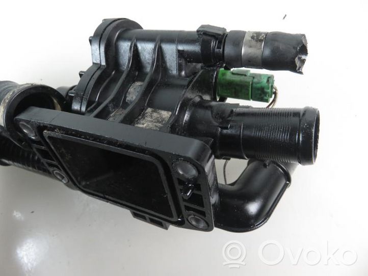 Ford Focus Termostaatin kotelo 9647768980