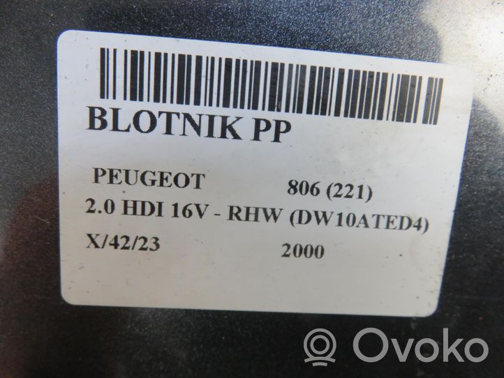 Peugeot 806 Błotnik przedni 