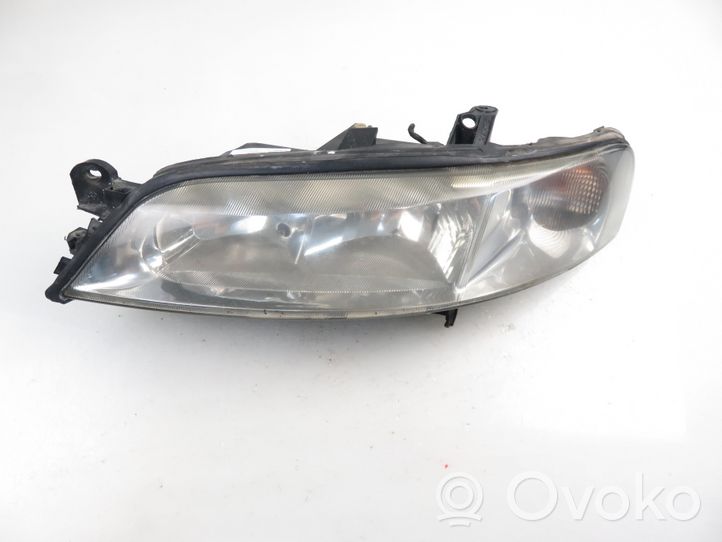 Opel Vectra B Lampa przednia 67743030