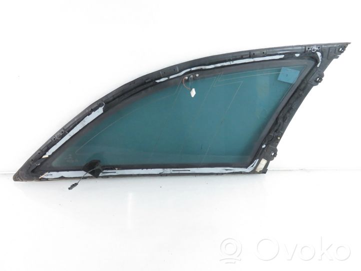 Mercedes-Benz E AMG W211 Fenêtre latérale avant / vitre triangulaire 
