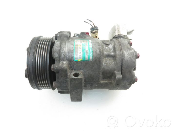 Opel Combo C Ilmastointilaitteen kompressorin pumppu (A/C) 