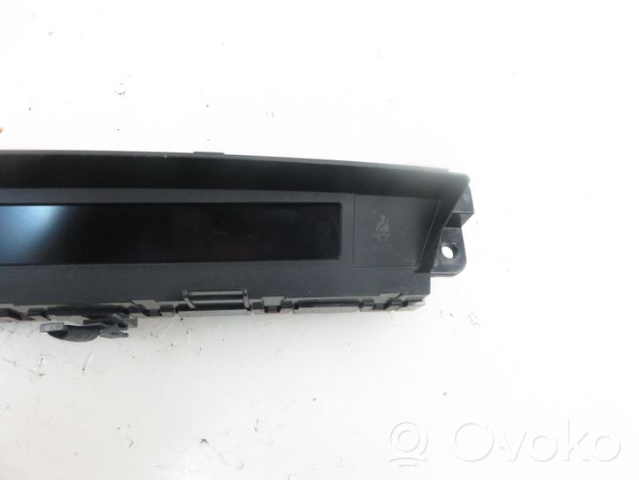 Mazda 6 Pantalla/monitor/visor GDK42G12