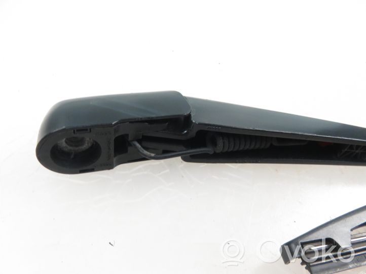 Mitsubishi Outlander Rear wiper blade arm 