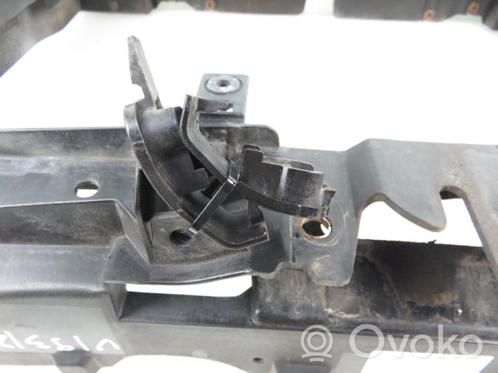 Mazda CX-7 Support, fixation radiateur 