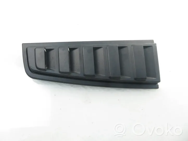 Hummer H2 Rear/tail light trim molding 