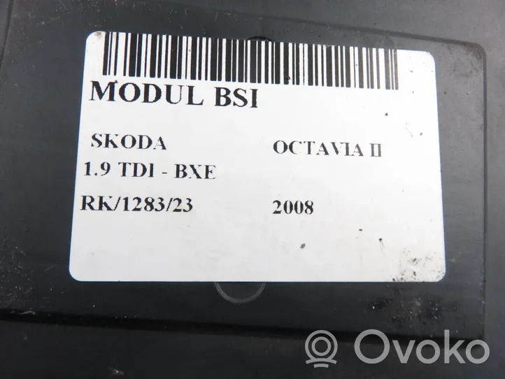 Skoda Octavia Mk2 (1Z) Korin keskiosan ohjainlaite 