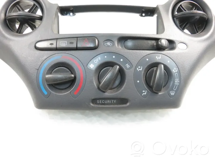 Toyota Yaris Interior fan control switch 
